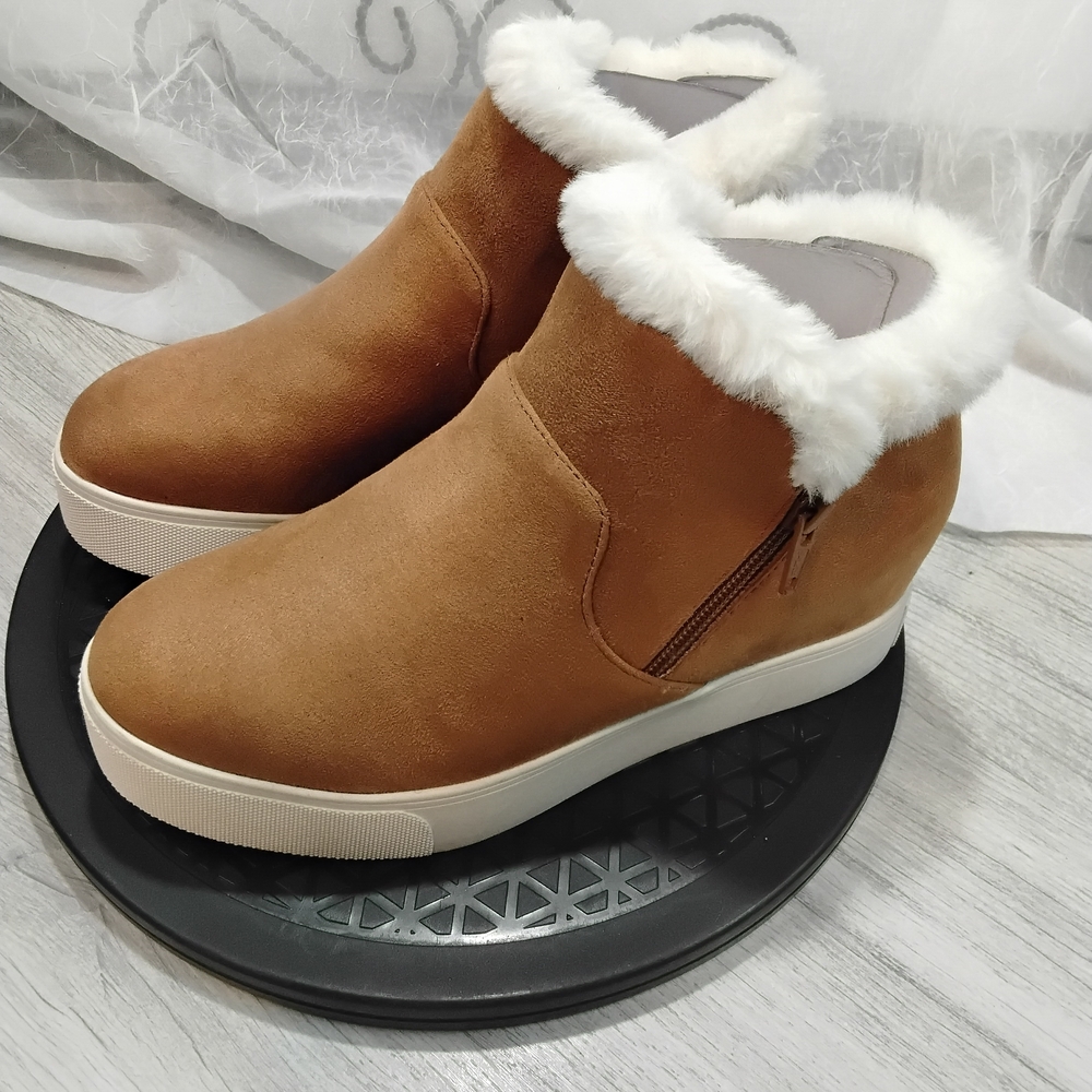 NEW Urban Sport Women's Karlee Tan Suede Ankle Booties Faux Fur Lining SIZE 8